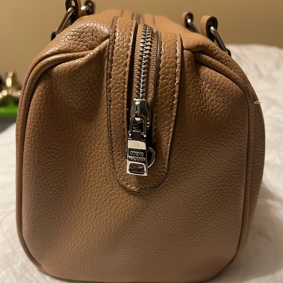 Steve Madden barrel bag - Picture 7 of 9